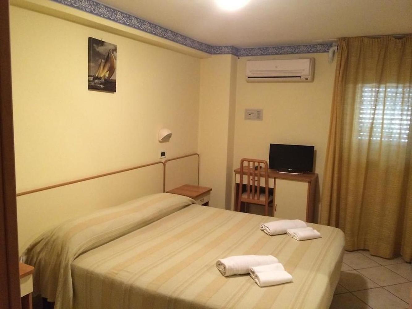 Hotel Ambasciata 切塞纳蒂科 外观 照片